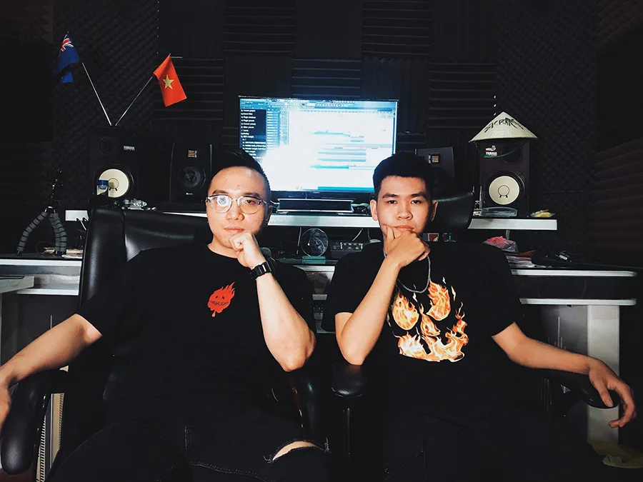 Cặp DJ Double Noize 